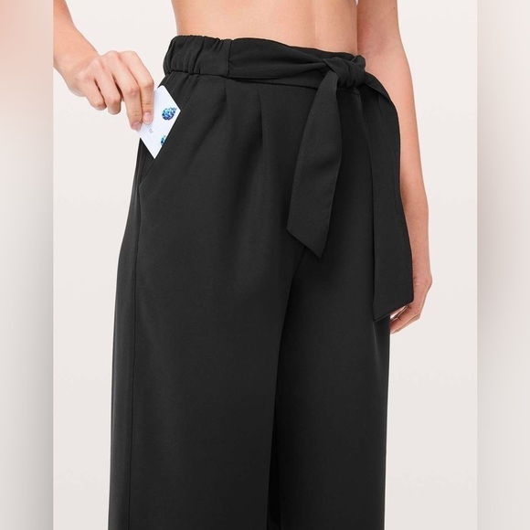 Lululemon NEW Noir Tie Waist Crop Pants in Black‎ 2 - Picture 6 of 10